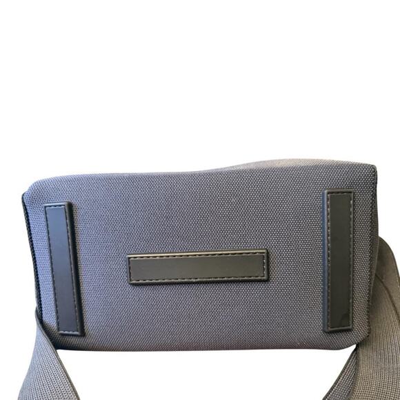 Rothy's The Handbag Crossbody Midnight Navy EUC - Picture 7 of 9